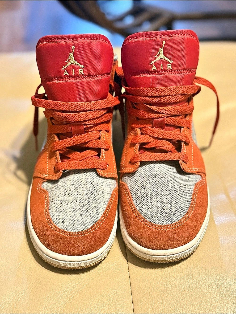 Jordan Air Jordan 1 Mid SE Orange Suede (GS) Mid SE Orange Suede Sneakers